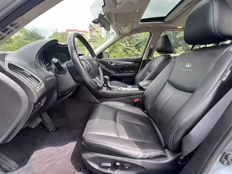 Infiniti Q50
