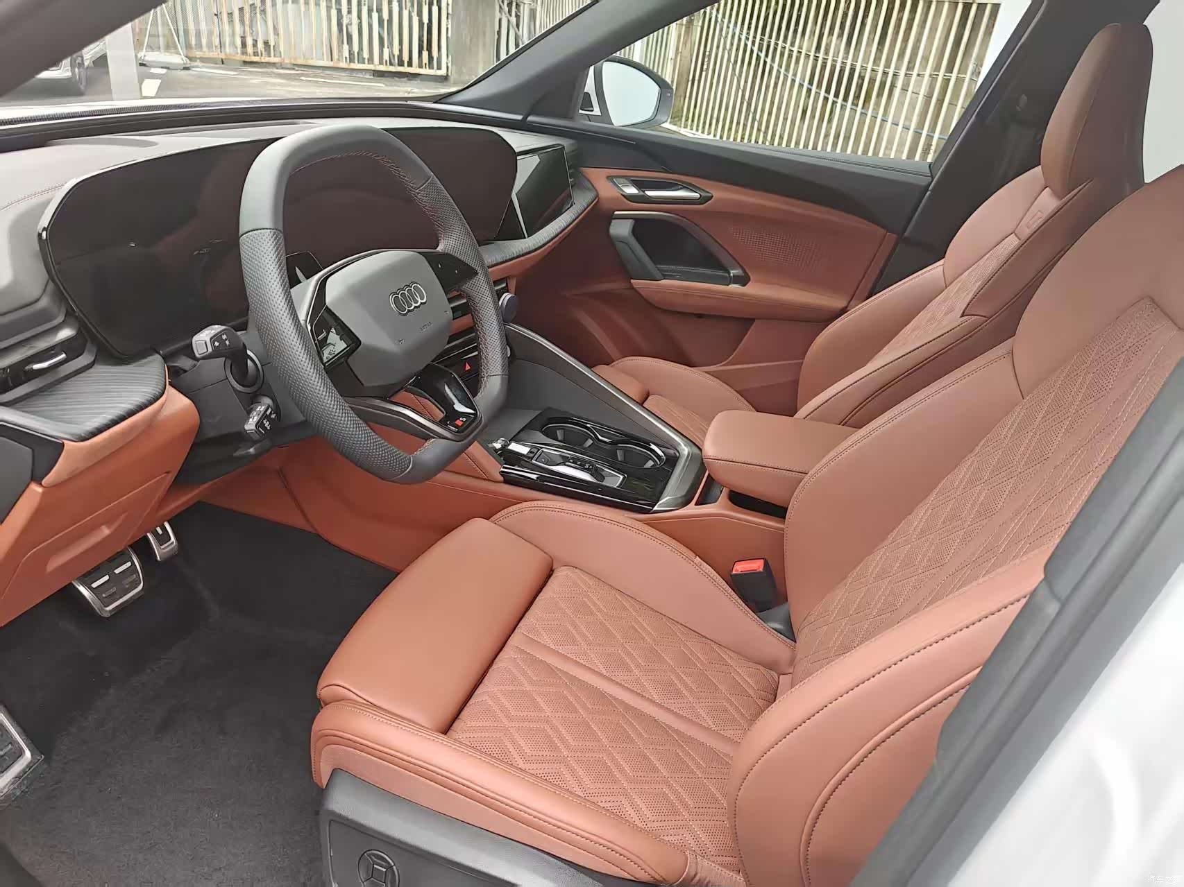 Audi Q5L, 2026 10