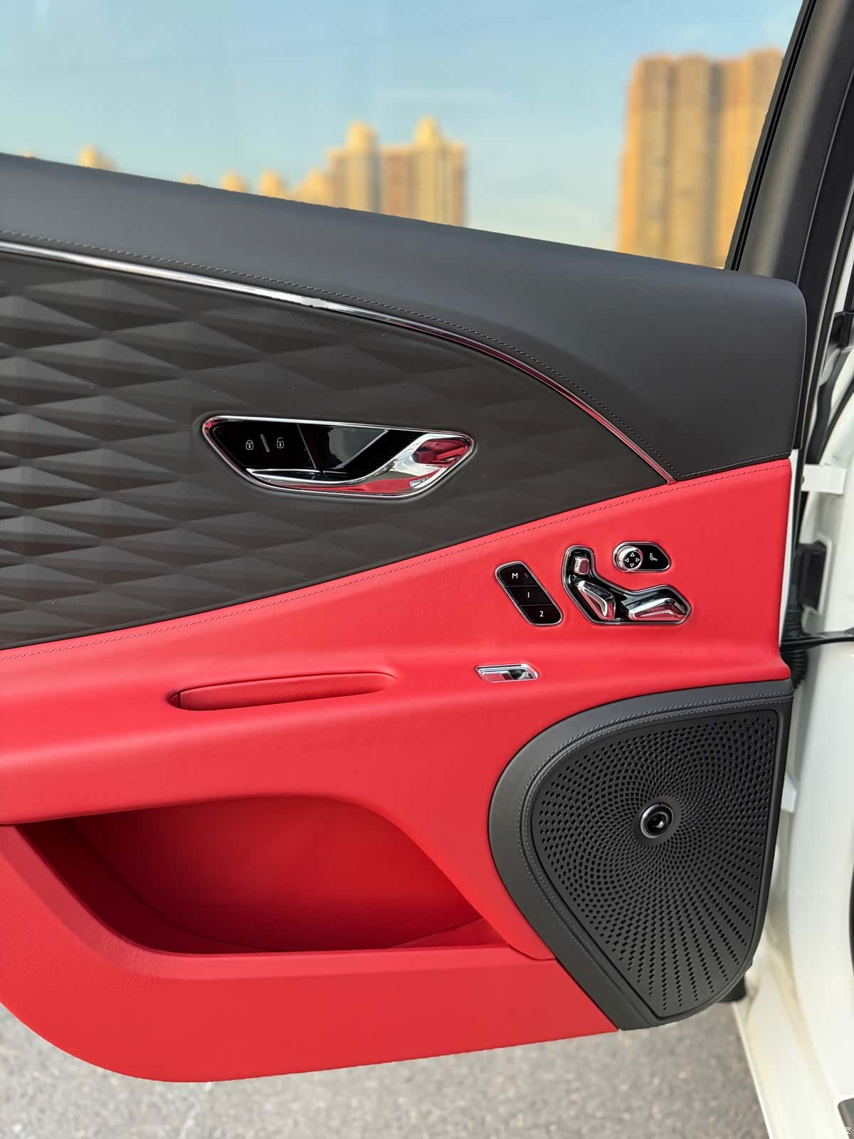 Bentley Flying Spur, 2023 31