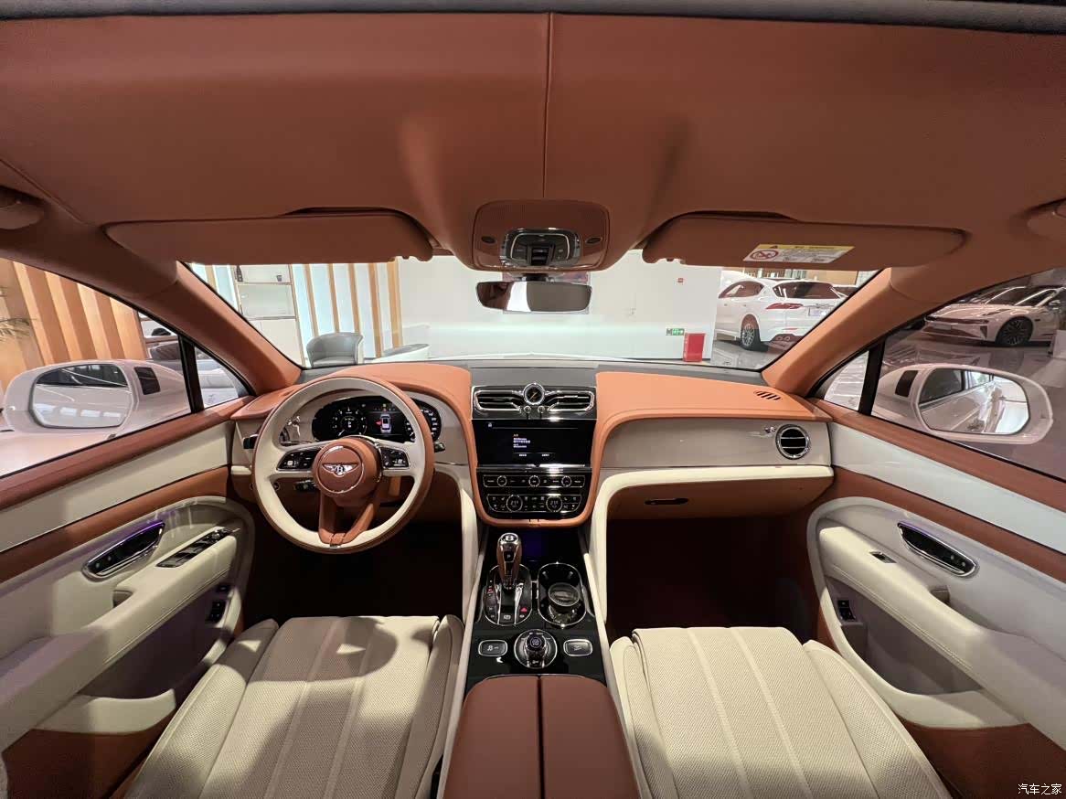 Bentley Bentayga, 2025 15