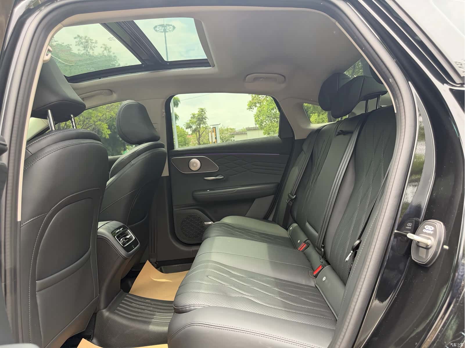 Chery Arrizo 8, 2026 13