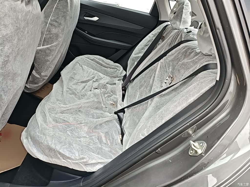 Geely Binray, 2026 17