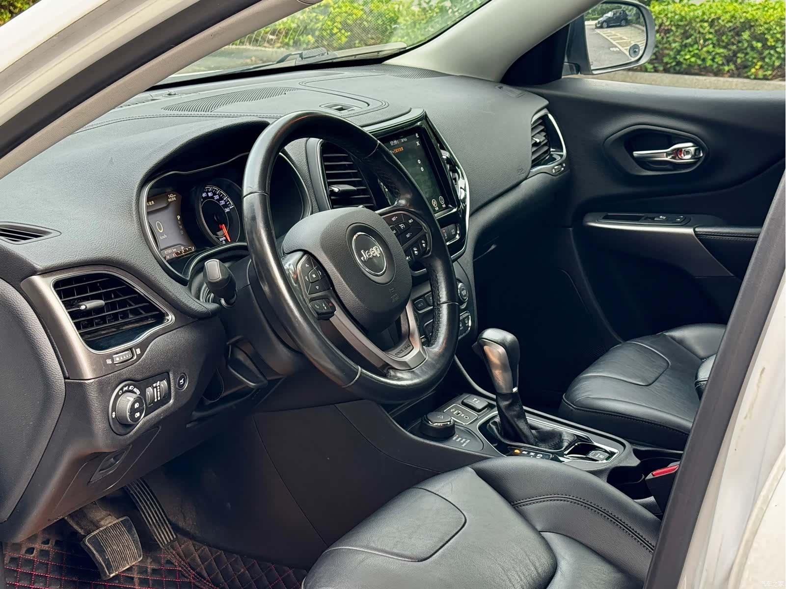 Jeep Cherokee, 2019 4