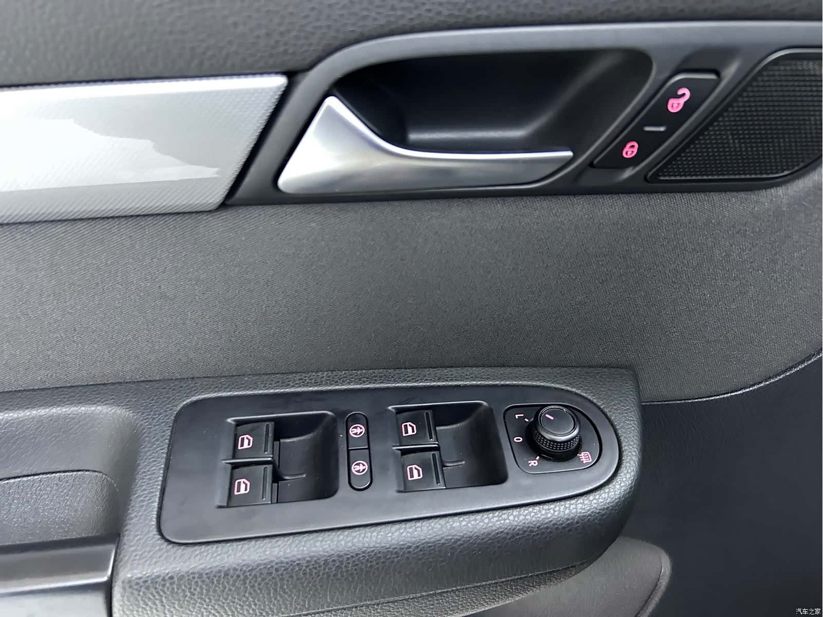 Volkswagen Xia, 2016 13