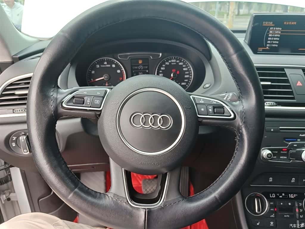 Audi Q3, 2018 11