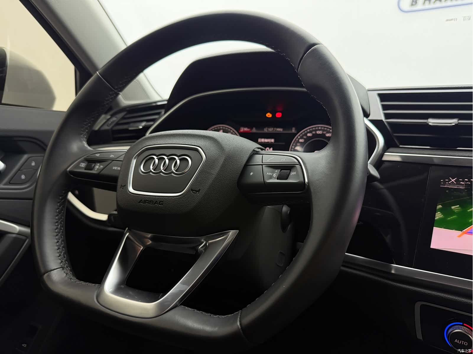Audi Q3, 2023 16