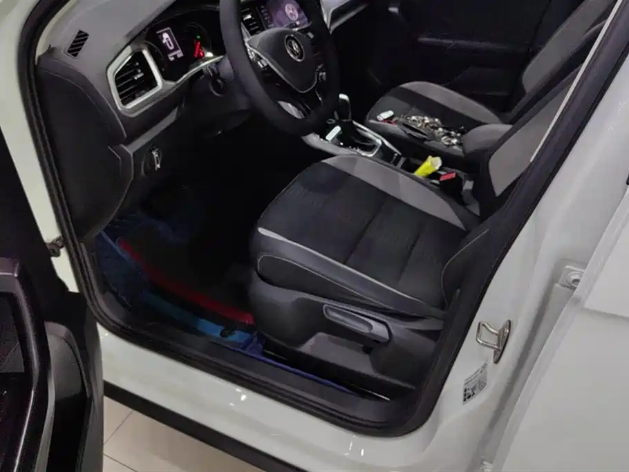 Volkswagen T-ROC exploring Songs Volkswagen T-ROC exploring Songs