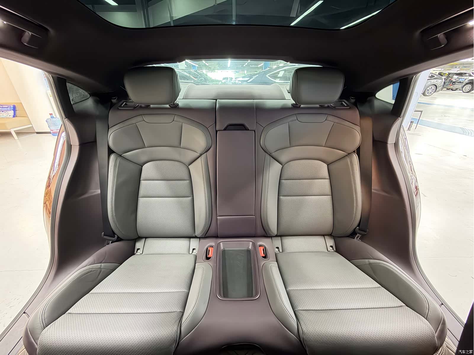 Porsche Taycan, 2021 8