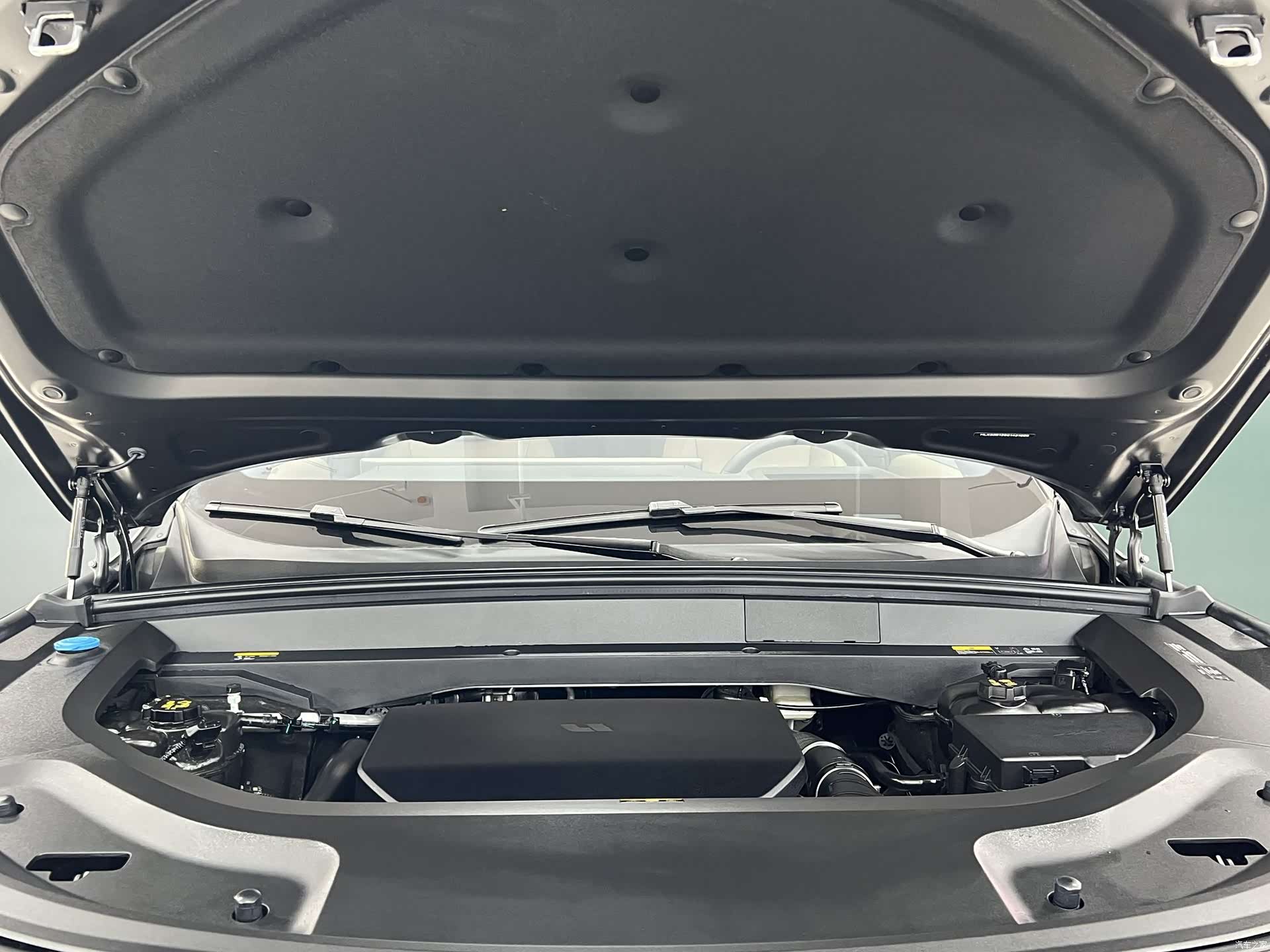 Li Auto L9, 2025 16