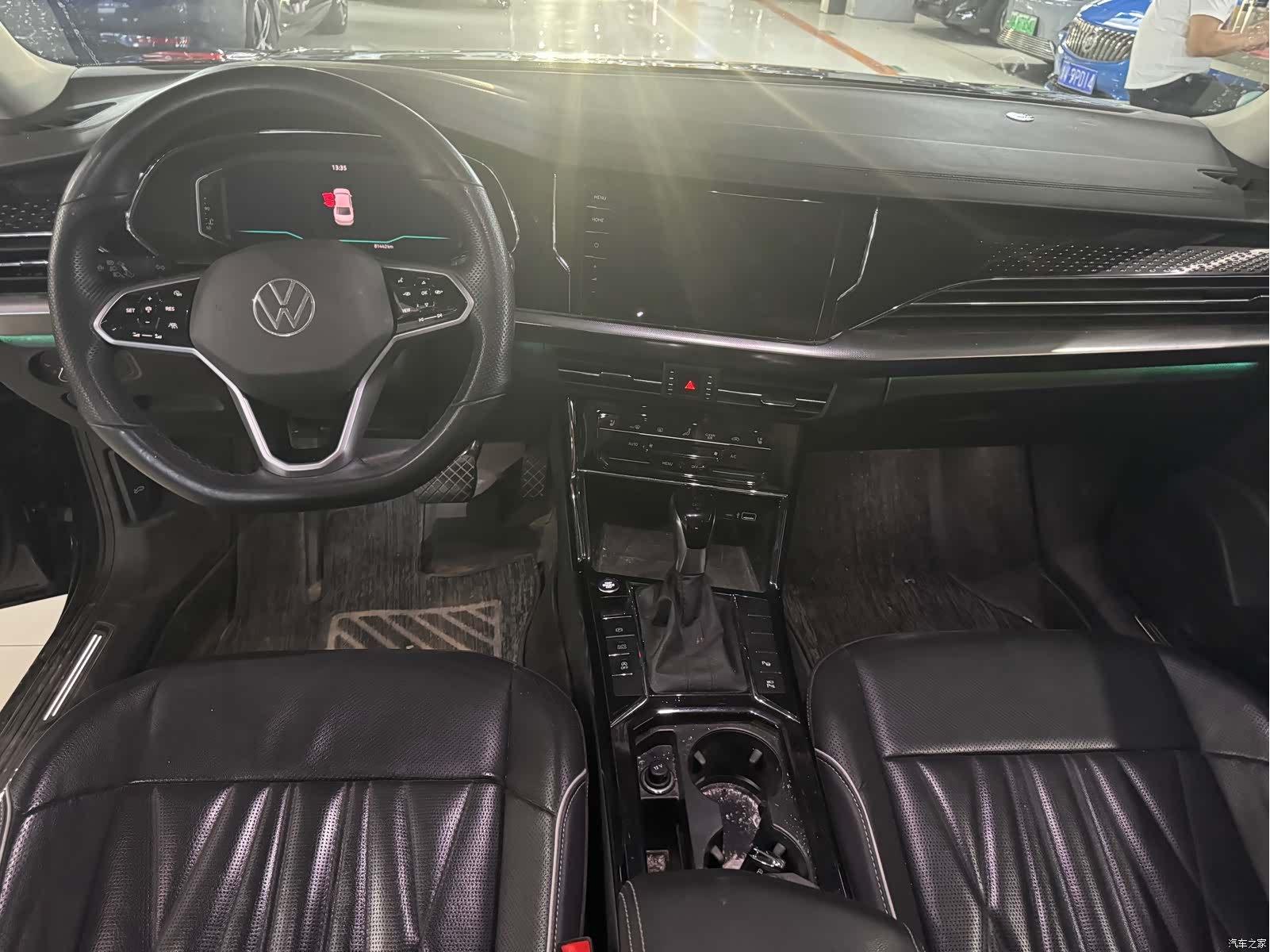 Volkswagen Passat, 2023 все фото