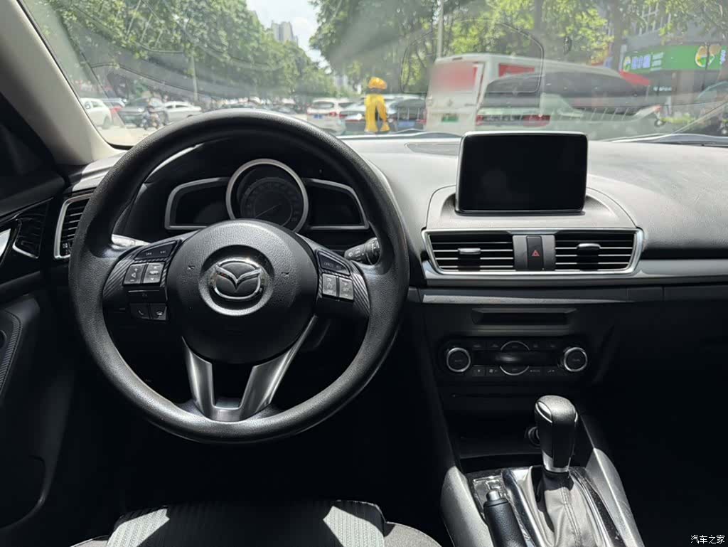 Mazda Mazda3, 2016 12