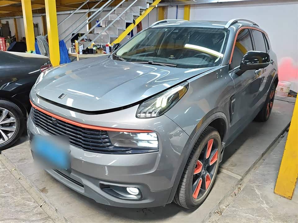 Lynk & Co 01