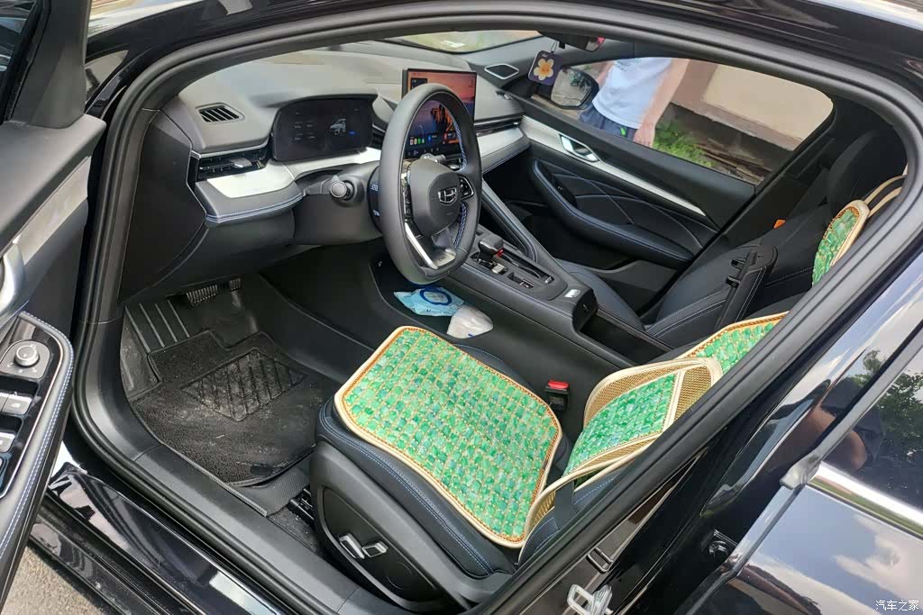 Geely Preface, 2025 9