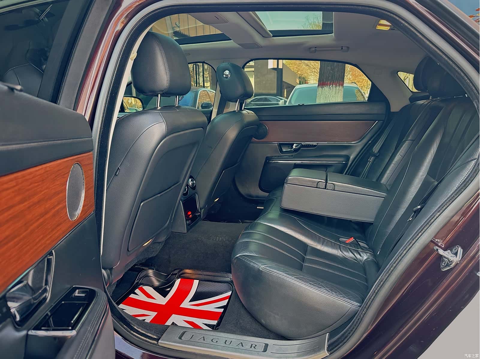 Jaguar XJ, 2013 13