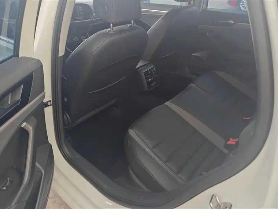 Volkswagen Sagitar Volkswagen Sagitar