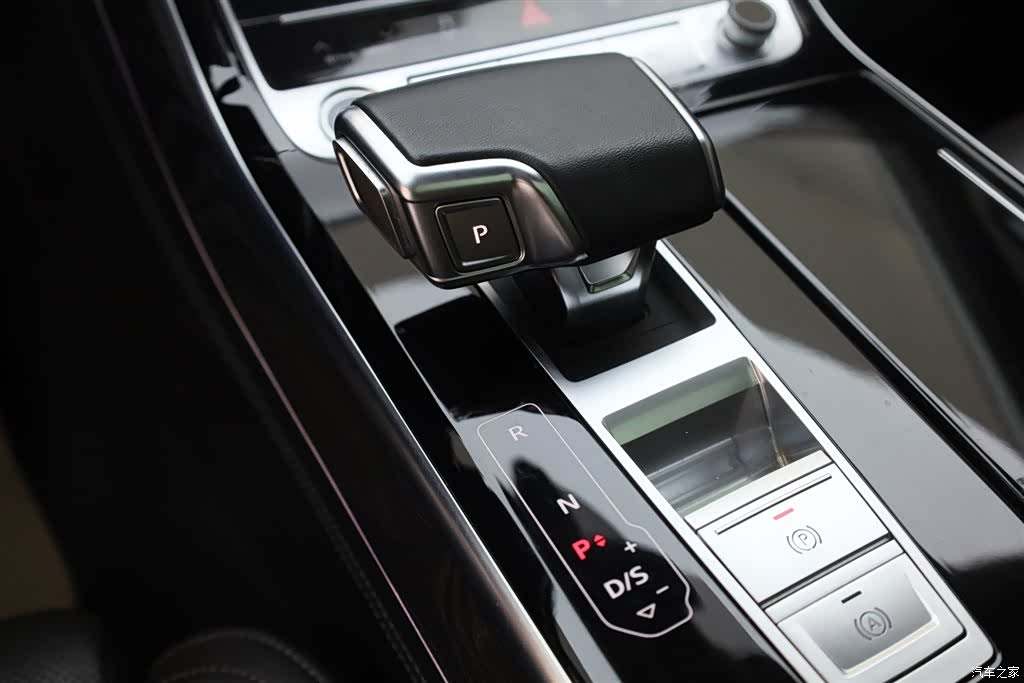 Audi A8L, 2024 30