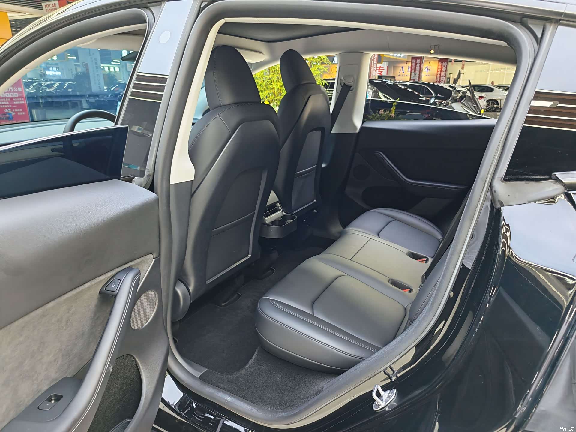 Tesla Model Y, 2023 10