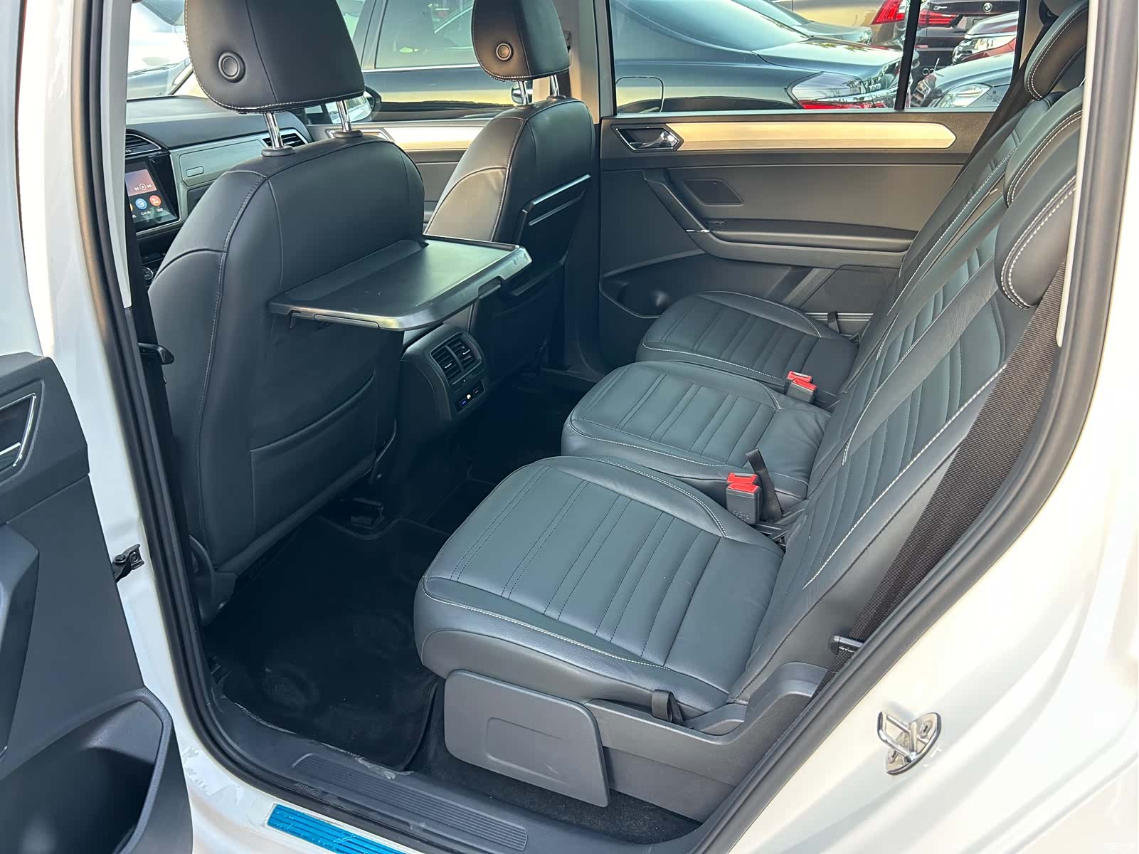 Volkswagen L, 2016 8
