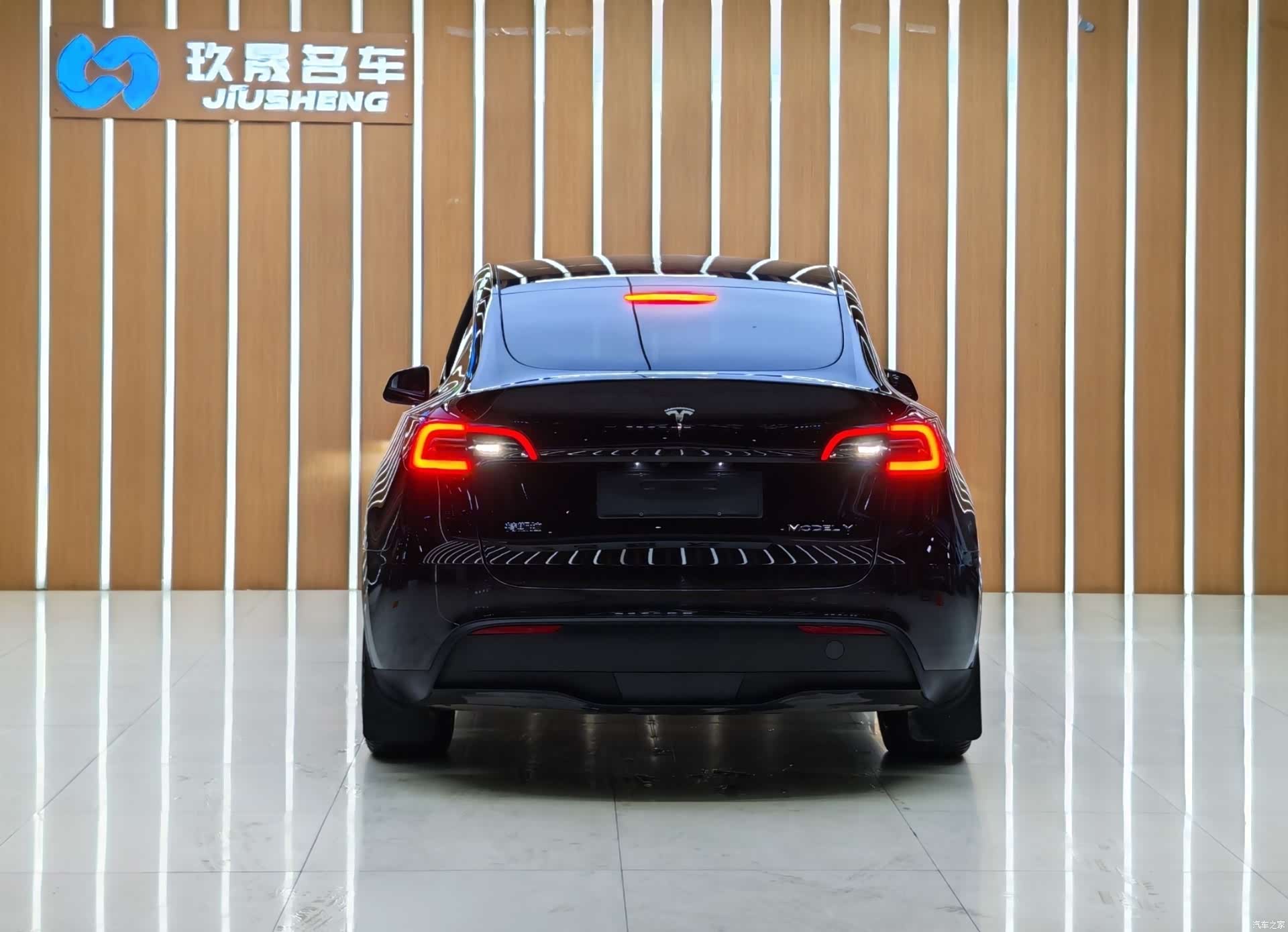 Tesla Model Y, 2023 все фото