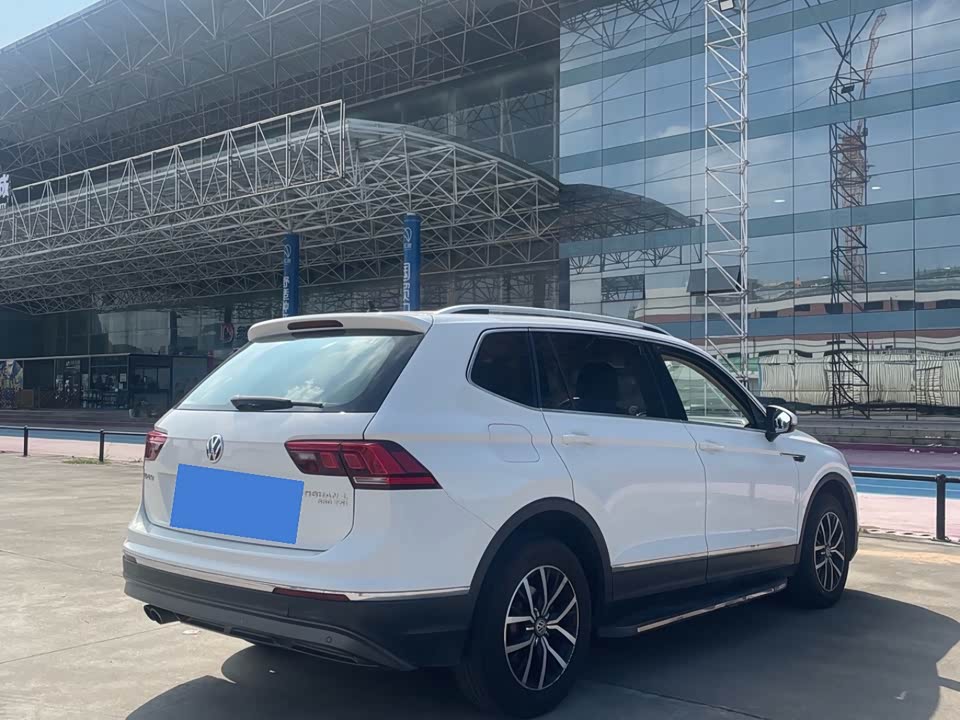 Volkswagen Tiguan L