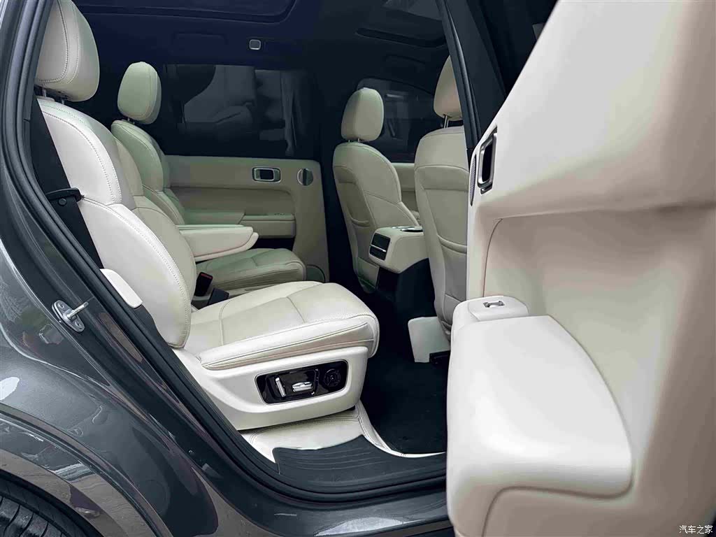 Li Auto L8, 2023 10