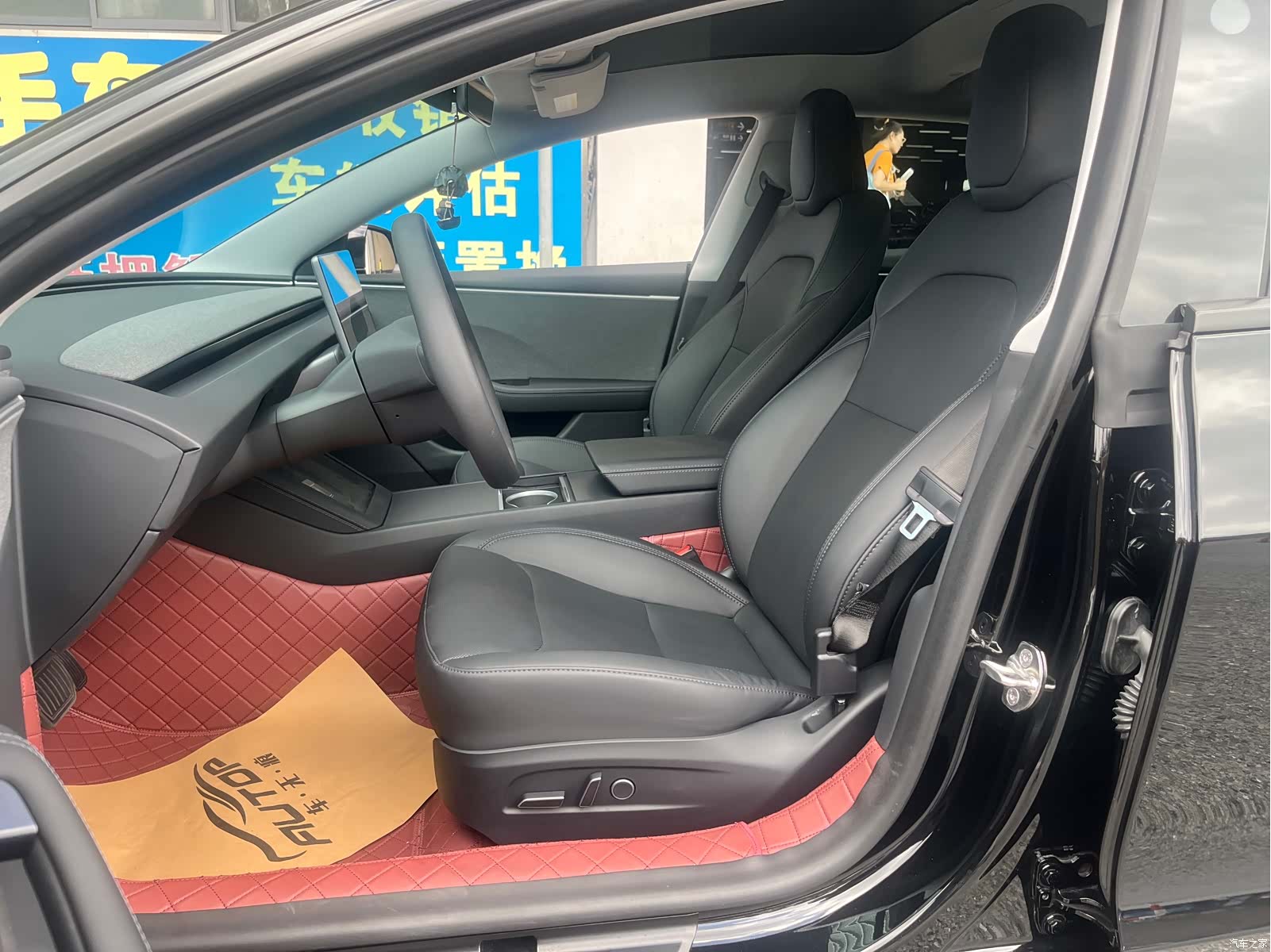 Tesla Model 3, 2023 4