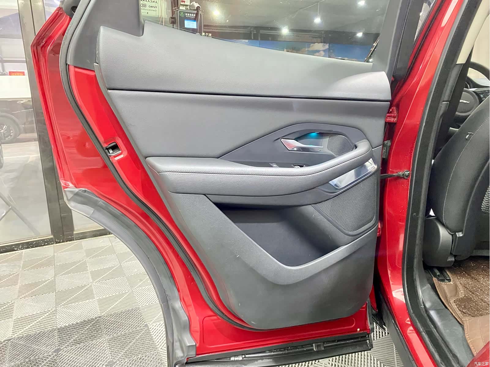 Land Rover P200, 2019 13