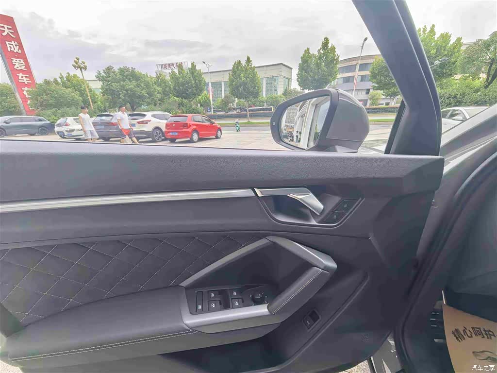 Audi Q3, 2025 10