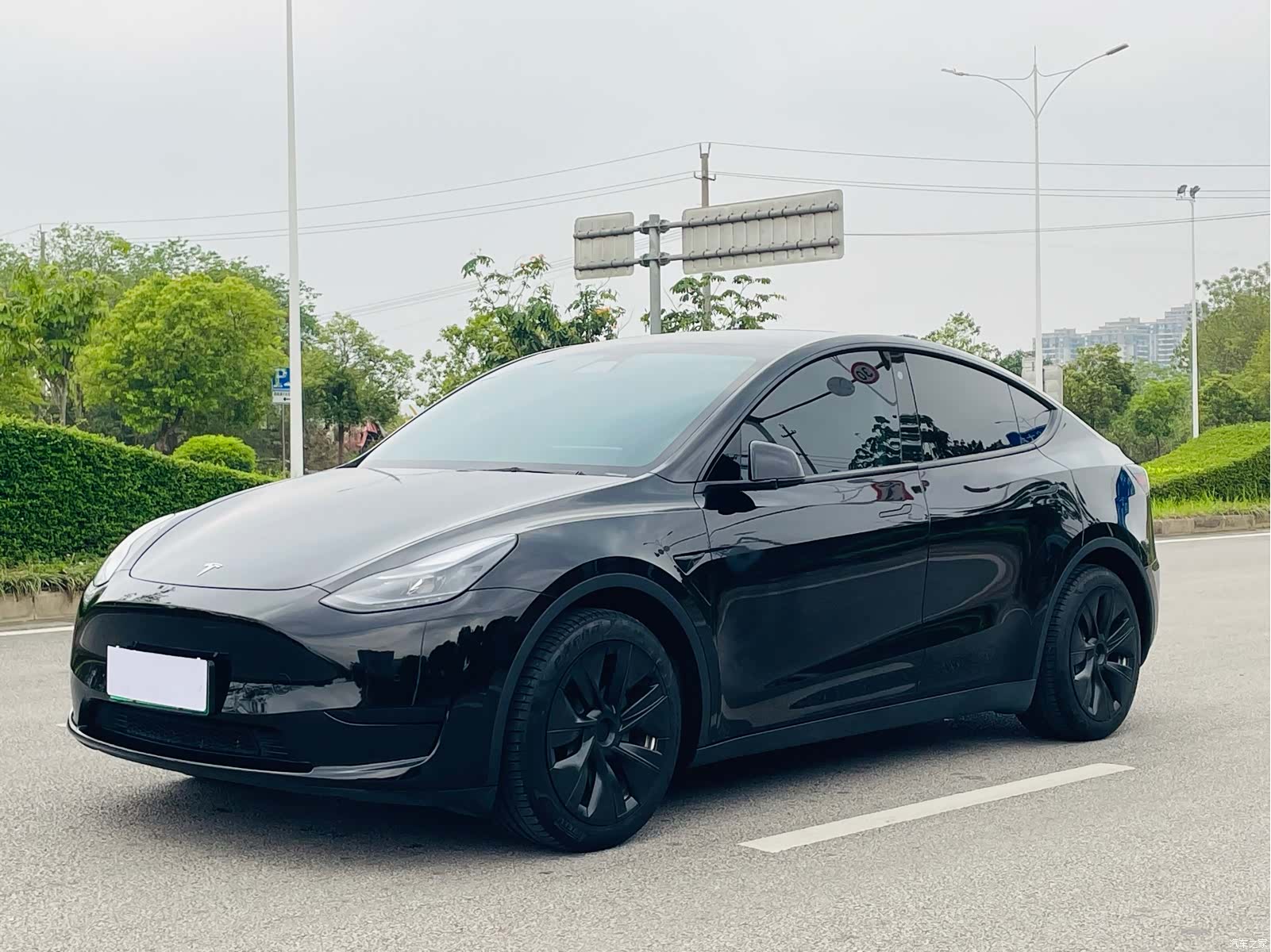 Tesla Model Y, 2022 1