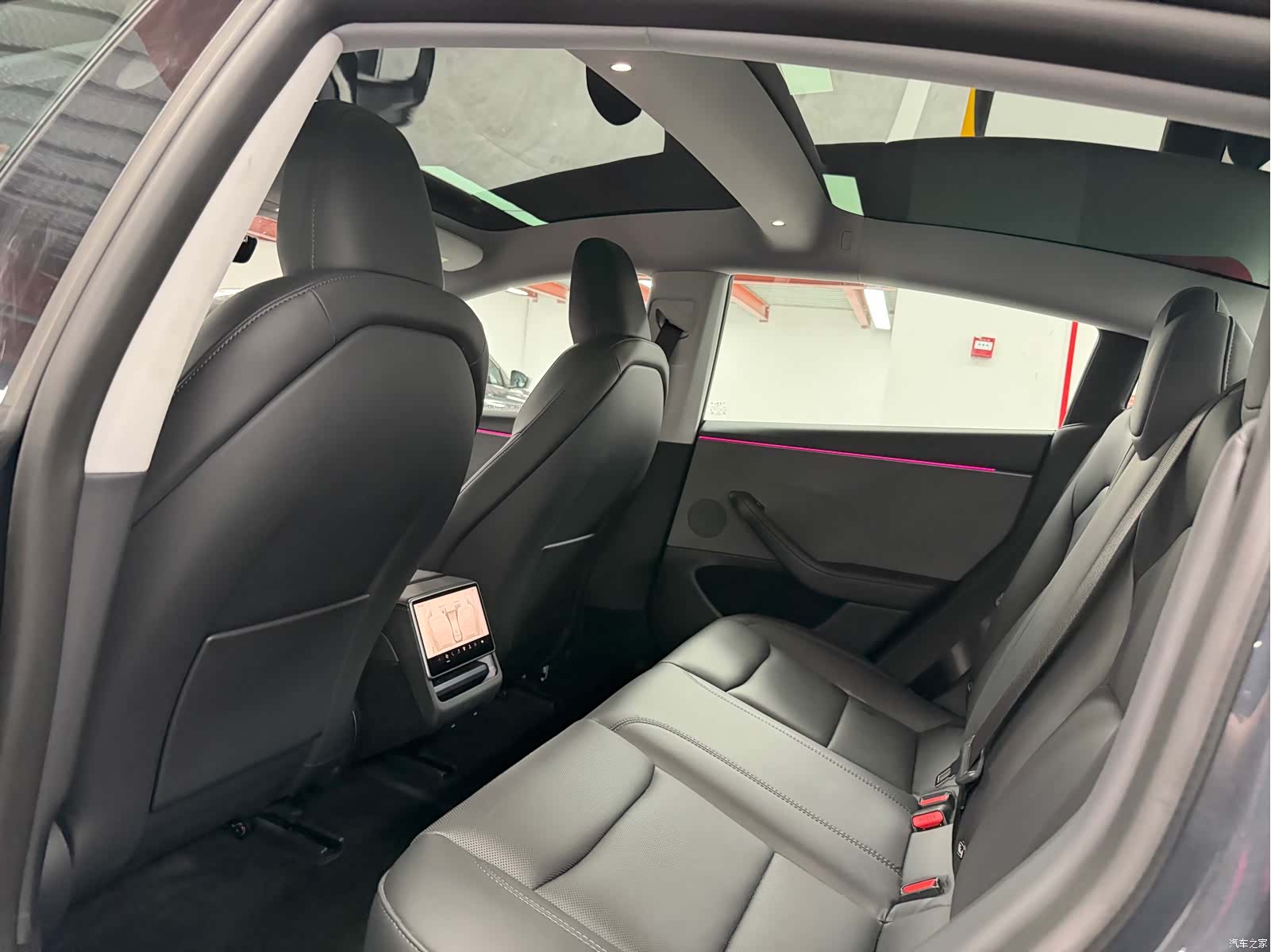 Tesla Model 3, 2026 7