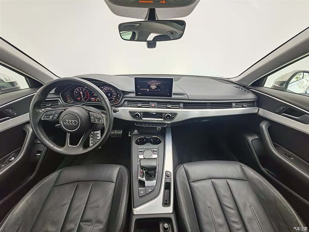 Audi A4L, 2019 все фото