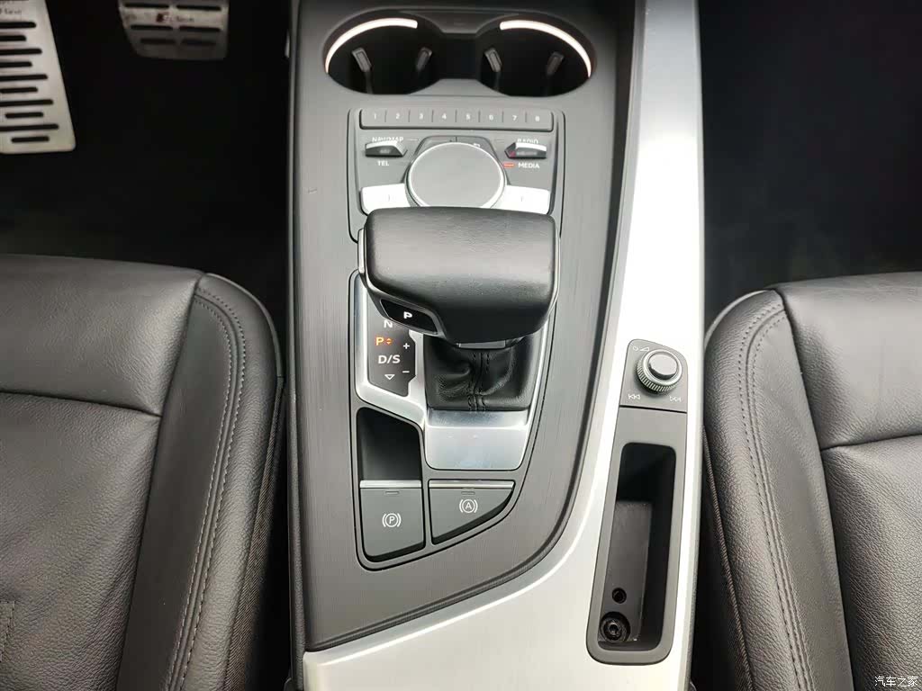 Audi A4L, 2019 13
