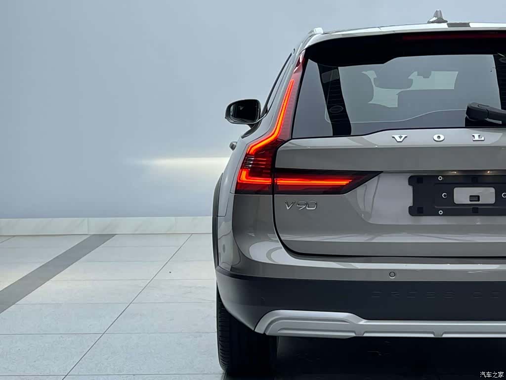 Volvo V90, 2023 11