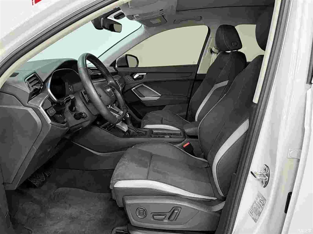 Audi Q3, 2022 11