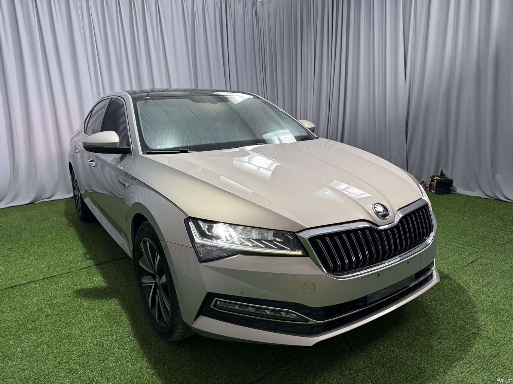 Skoda Superb, 2022 3