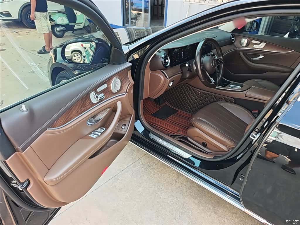 Mercedes-Benz E-Class, 2023 16