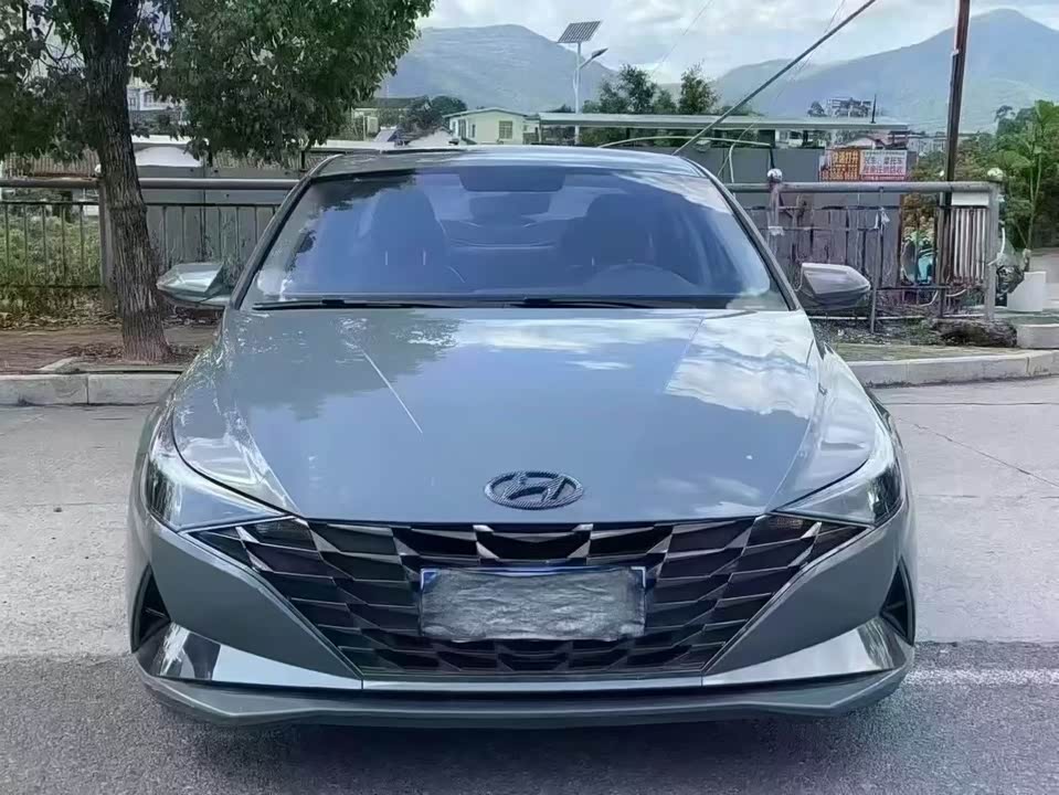 Hyundai Elantra