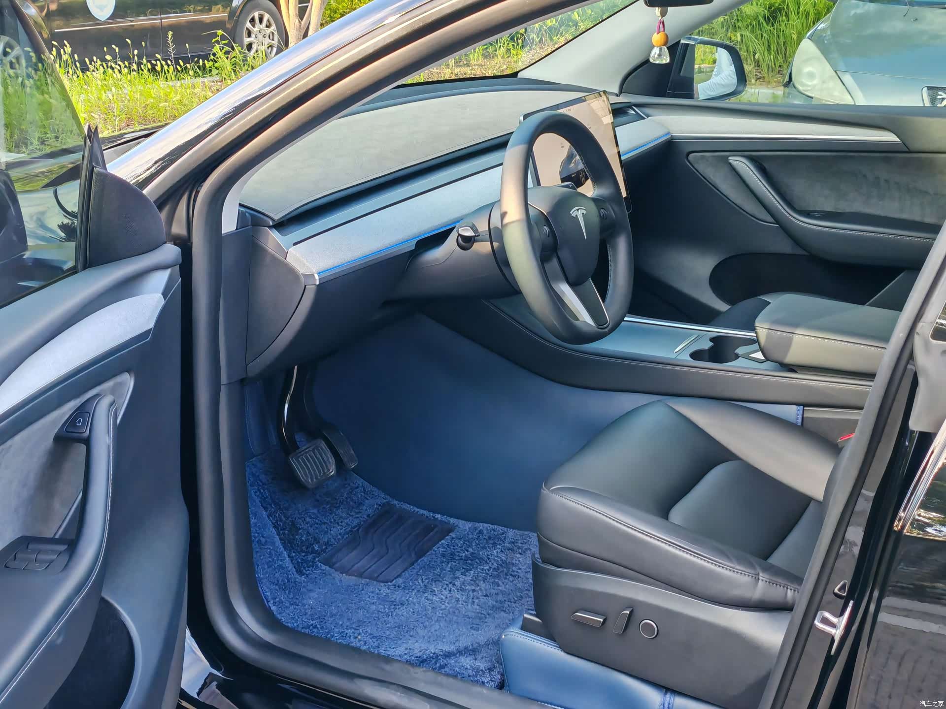 Tesla Model Y, 2024 все фото