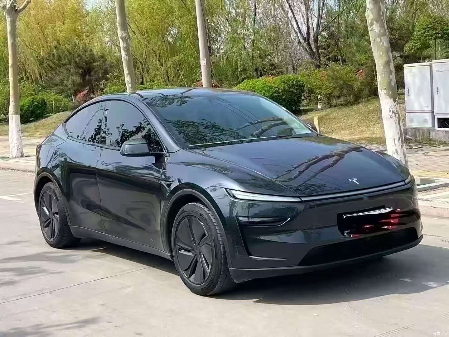 Tesla Model Y, 2025 2