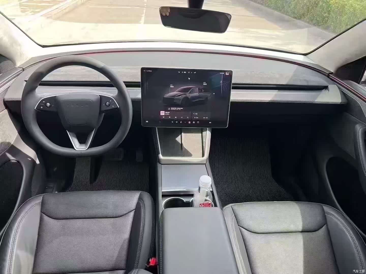 Tesla Model Y, 2025 все фото
