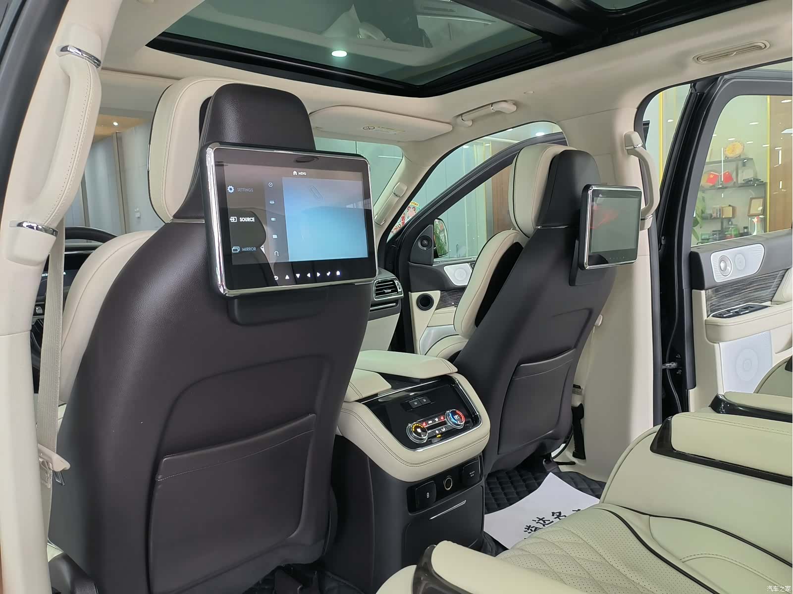 Lincoln Navigator, 2019 14