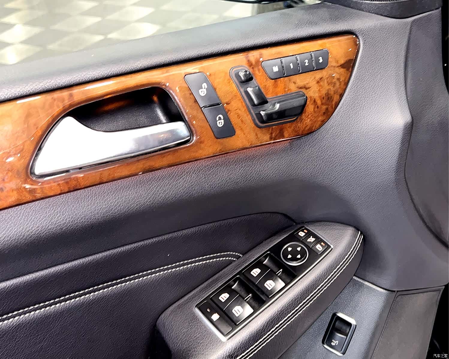 Mercedes-Benz M-Class, 2015 9