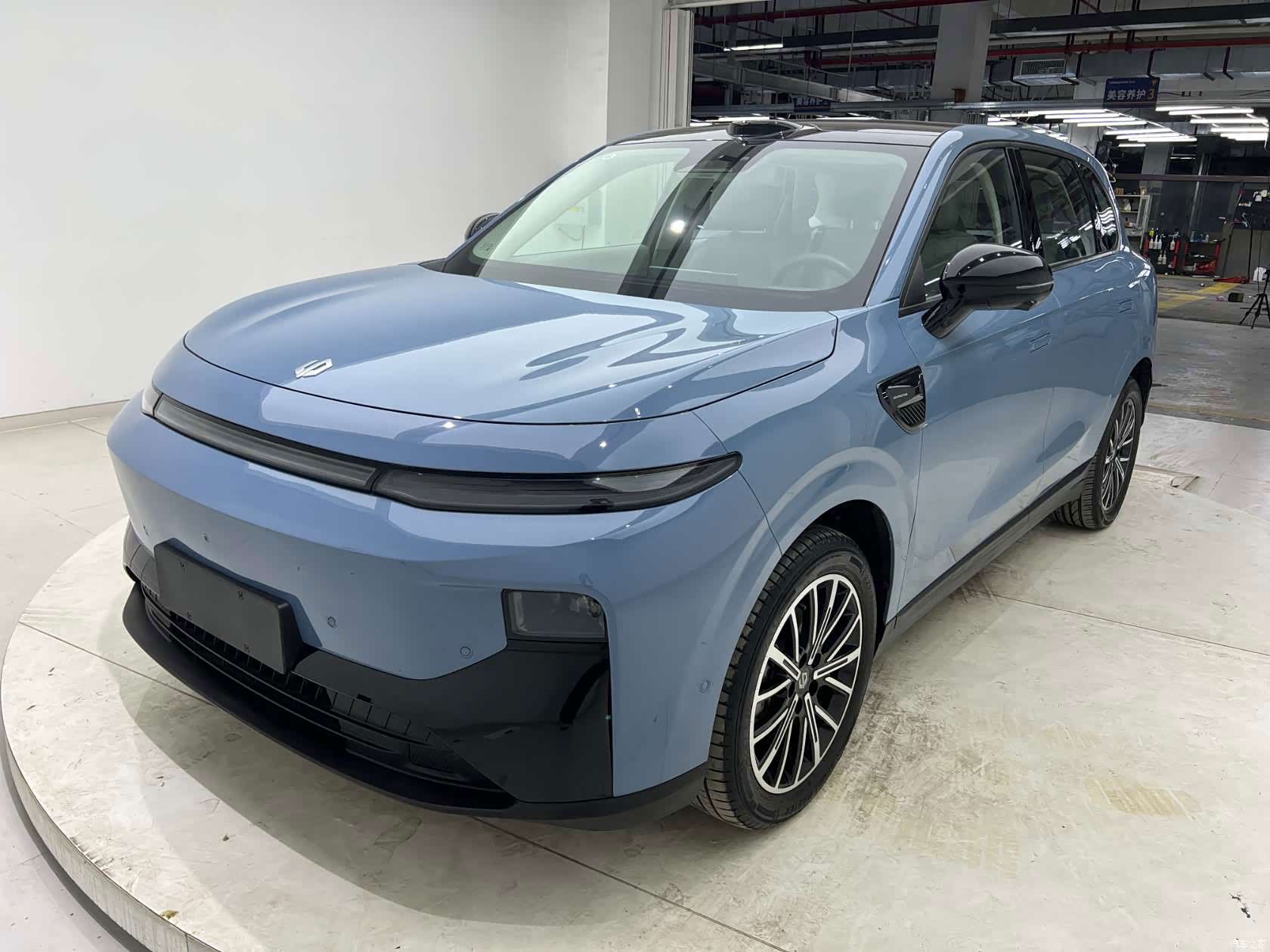 Leapmotor B10, 2025 33