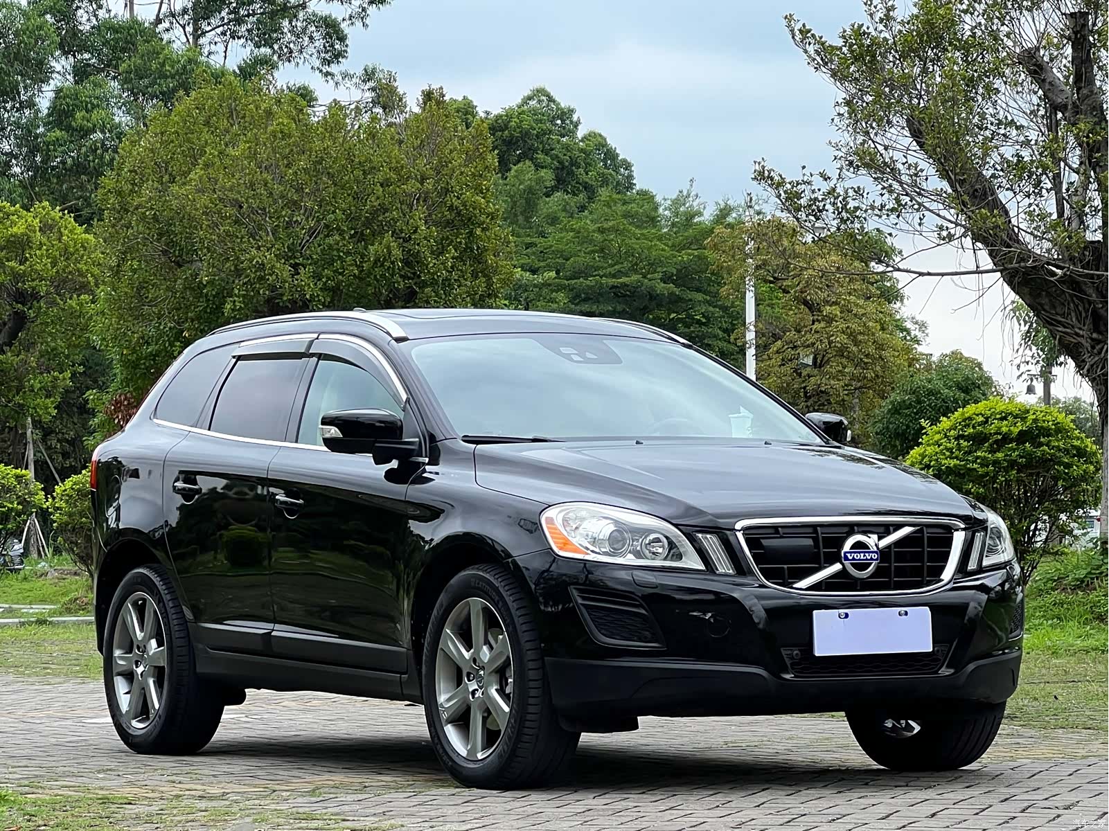 Volvo XC60, 2012 3