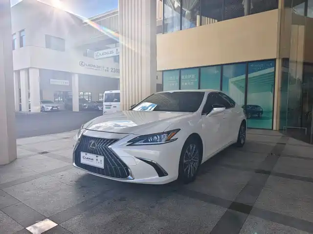 Lexus ES 2023 — купить из Китая под заказ