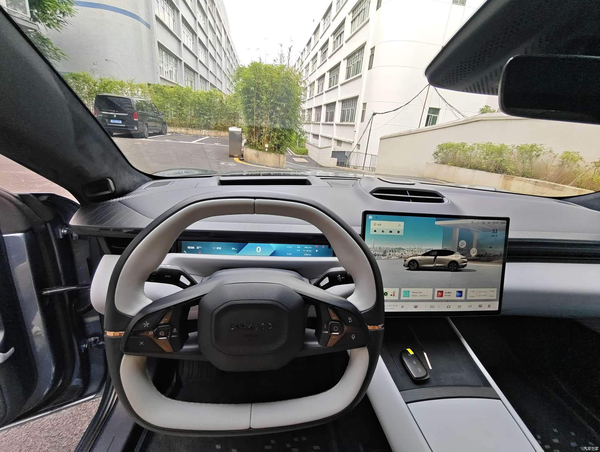 Lynk & Co Z10, 2025 12