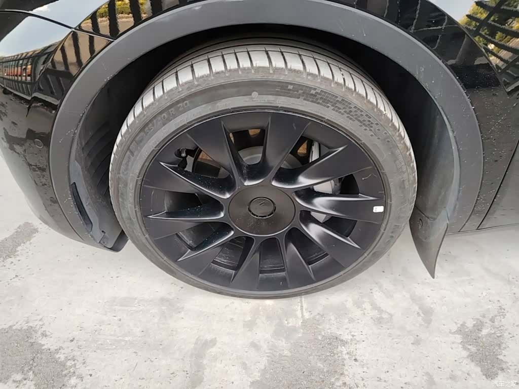 Tesla Model Y, 2022 23