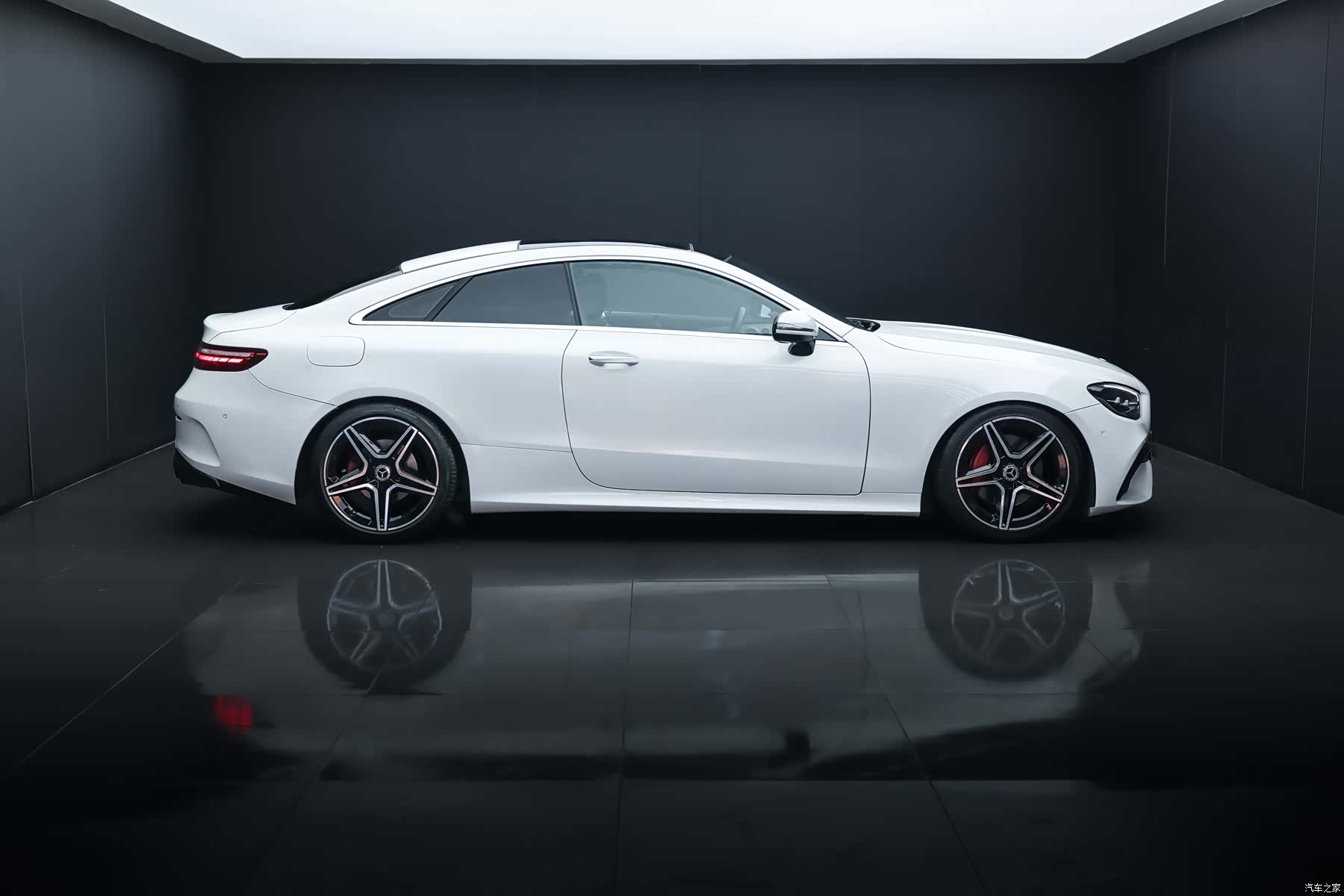 Mercedes-Benz E-Class, 2021 4