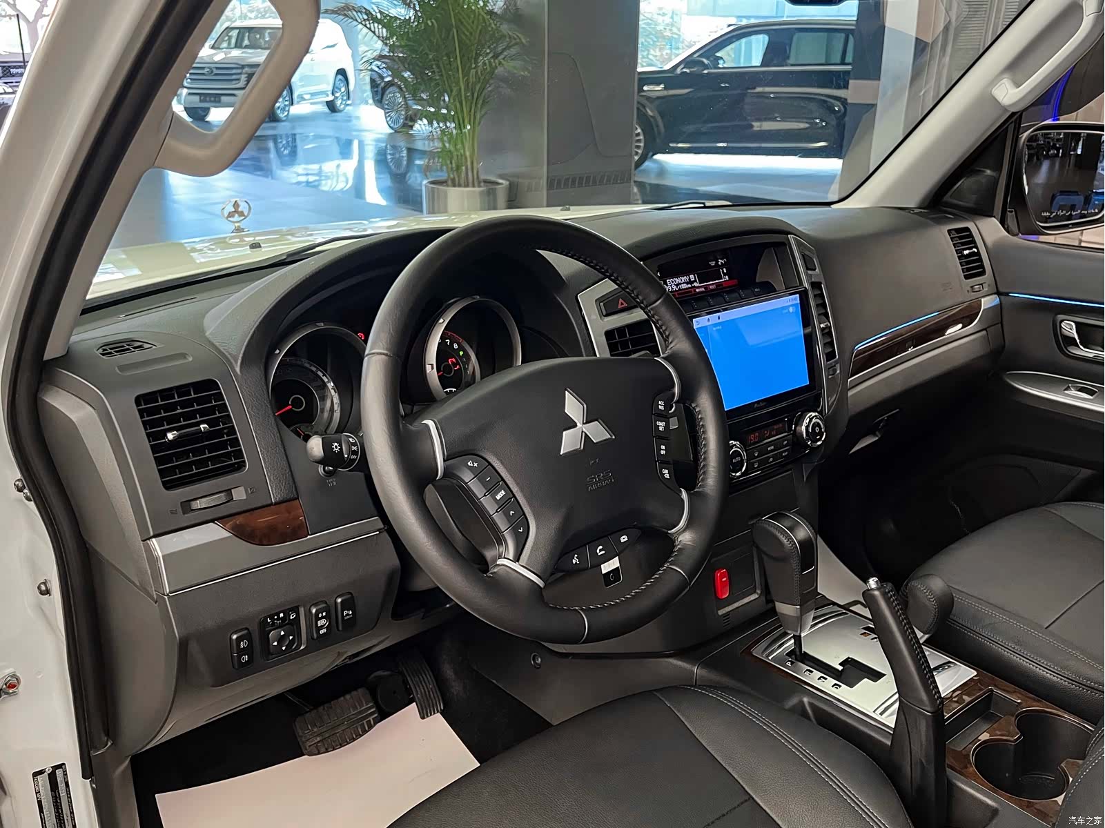 Mitsubishi Pajero, 2025 7