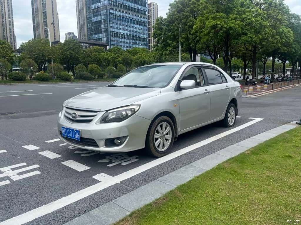 BYD L3, 2013 7
